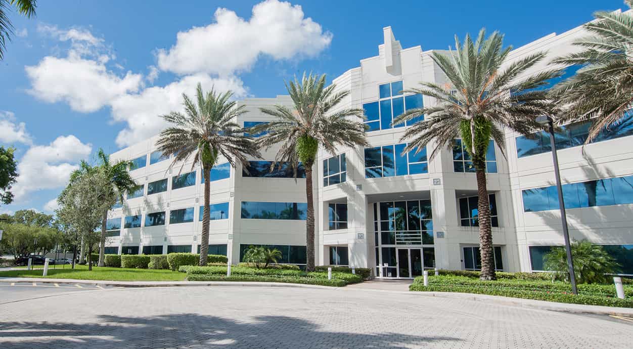 Avison Young completes 47,879-sf lease transaction with Cigna Health & Life Insurance Company at Sawgrass Corporate Centre II in Sunrise, Florida